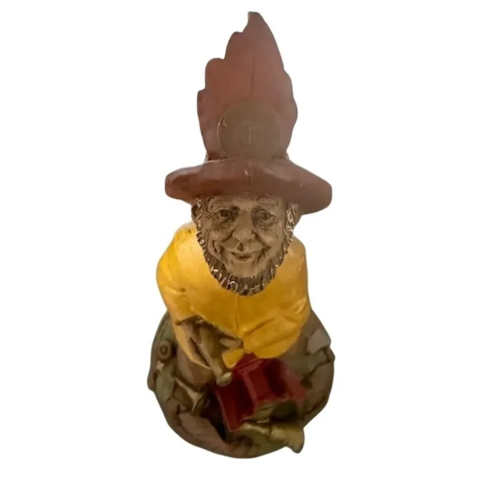Tom Clark Elmo Firefighter Fireman Figurine 1967 #3022